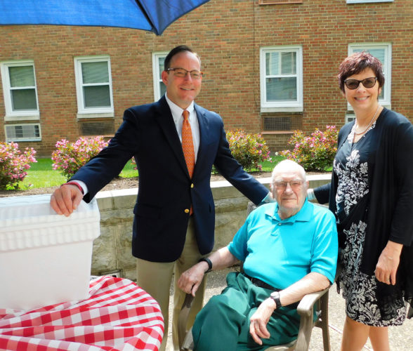 Elmhurst Will Hold Men’s Night Info Picnic